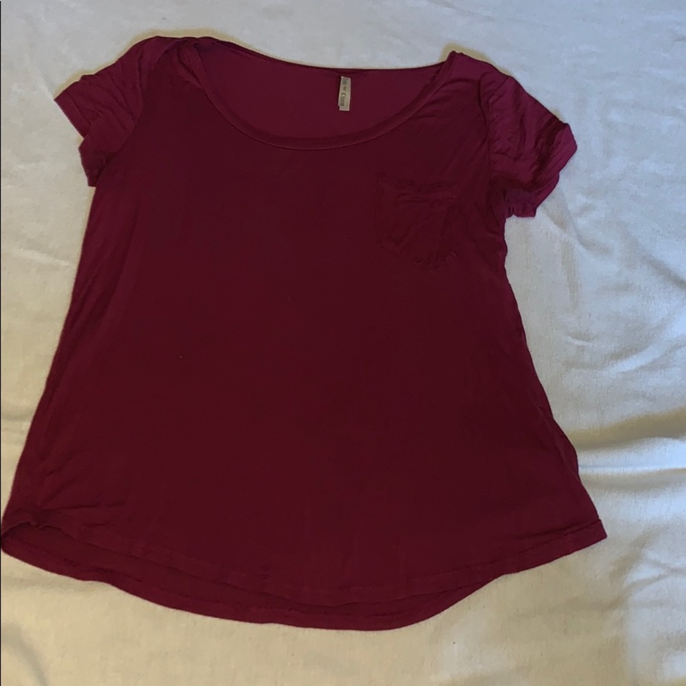 Maroon/purple shirt sleeve shirt